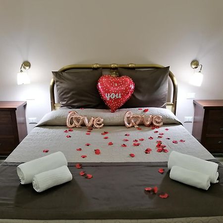 Le Suite Del Teatro Cucinino Privato Tarente Chambre photo