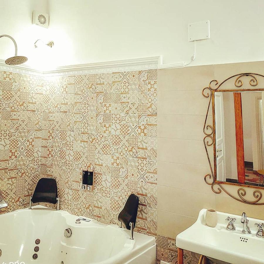 Le Suite Del Teatro Cucinino Privato Tarente Extérieur photo