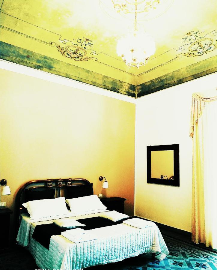 Le Suite Del Teatro Cucinino Privato Tarente Extérieur photo